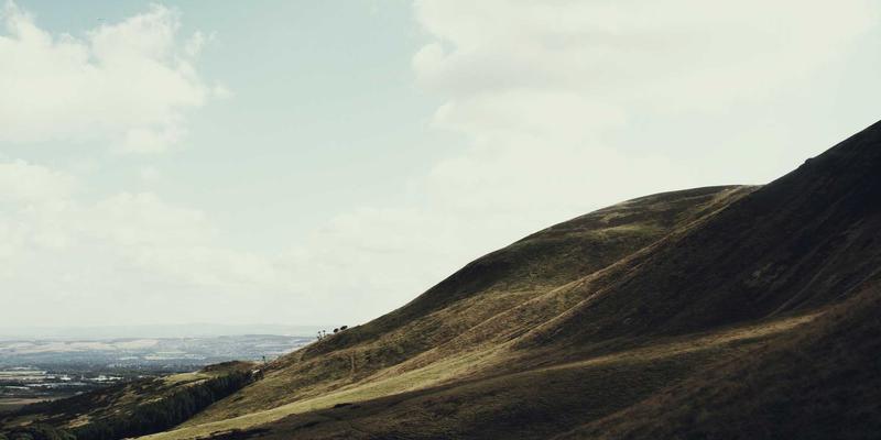 新能源汽车配件市场新蓝海：电池、电机、电控三大核心系统需求爆发，传统工业配件企业如何转型破局？